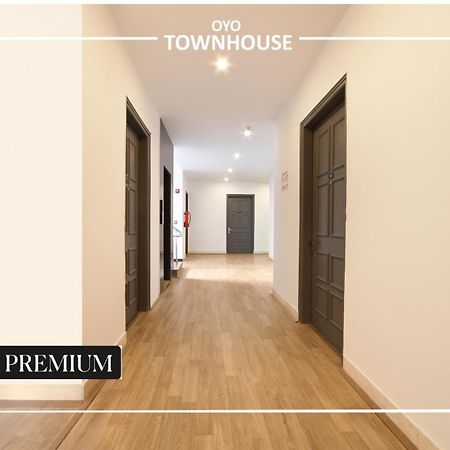 Oyo Townhouse 120 Shushant Lok Γκουργκάον Εξωτερικό φωτογραφία