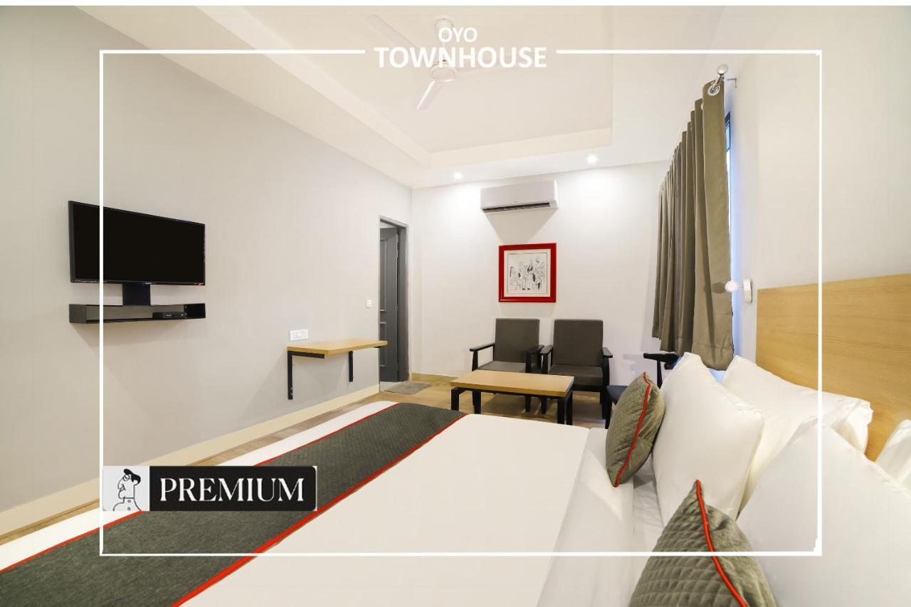 Oyo Townhouse 120 Shushant Lok Γκουργκάον Εξωτερικό φωτογραφία