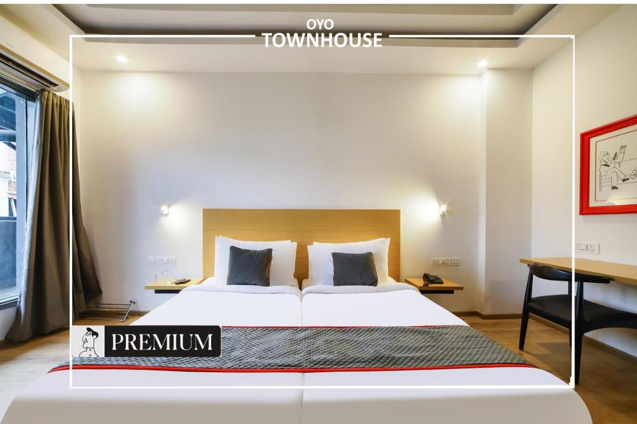 Oyo Townhouse 120 Shushant Lok Γκουργκάον Εξωτερικό φωτογραφία