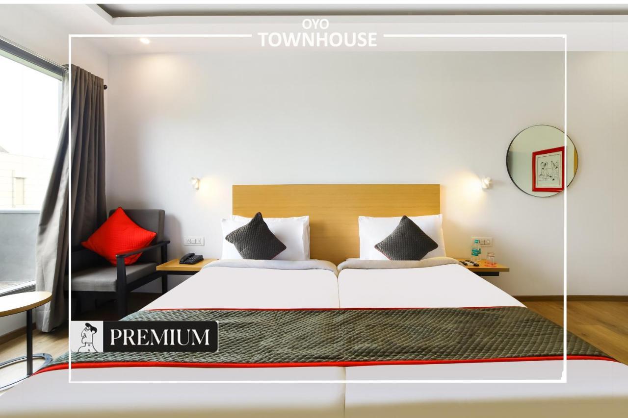 Oyo Townhouse 120 Shushant Lok Γκουργκάον Εξωτερικό φωτογραφία