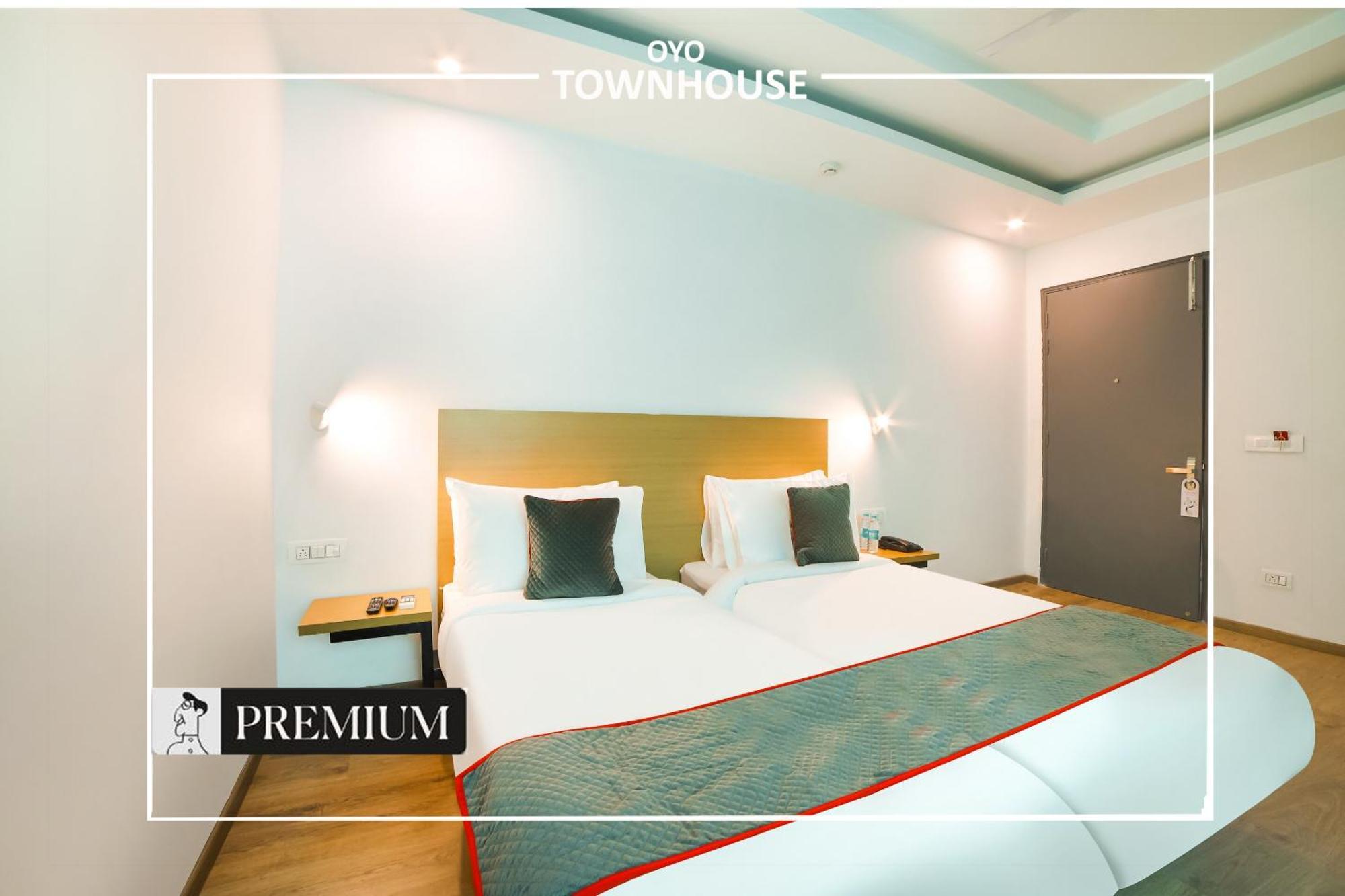Oyo Townhouse 120 Shushant Lok Γκουργκάον Εξωτερικό φωτογραφία
