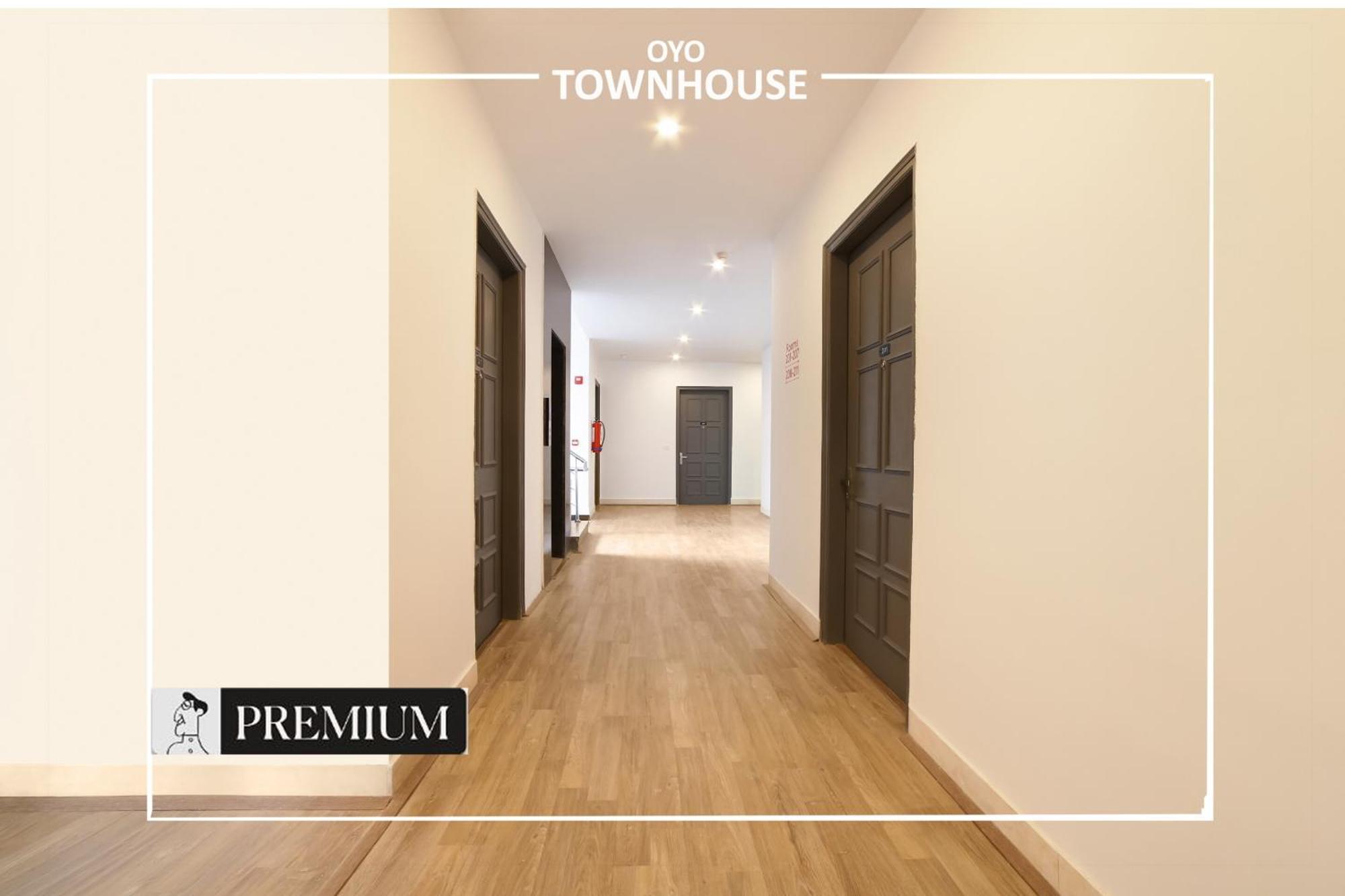 Oyo Townhouse 120 Shushant Lok Γκουργκάον Εξωτερικό φωτογραφία