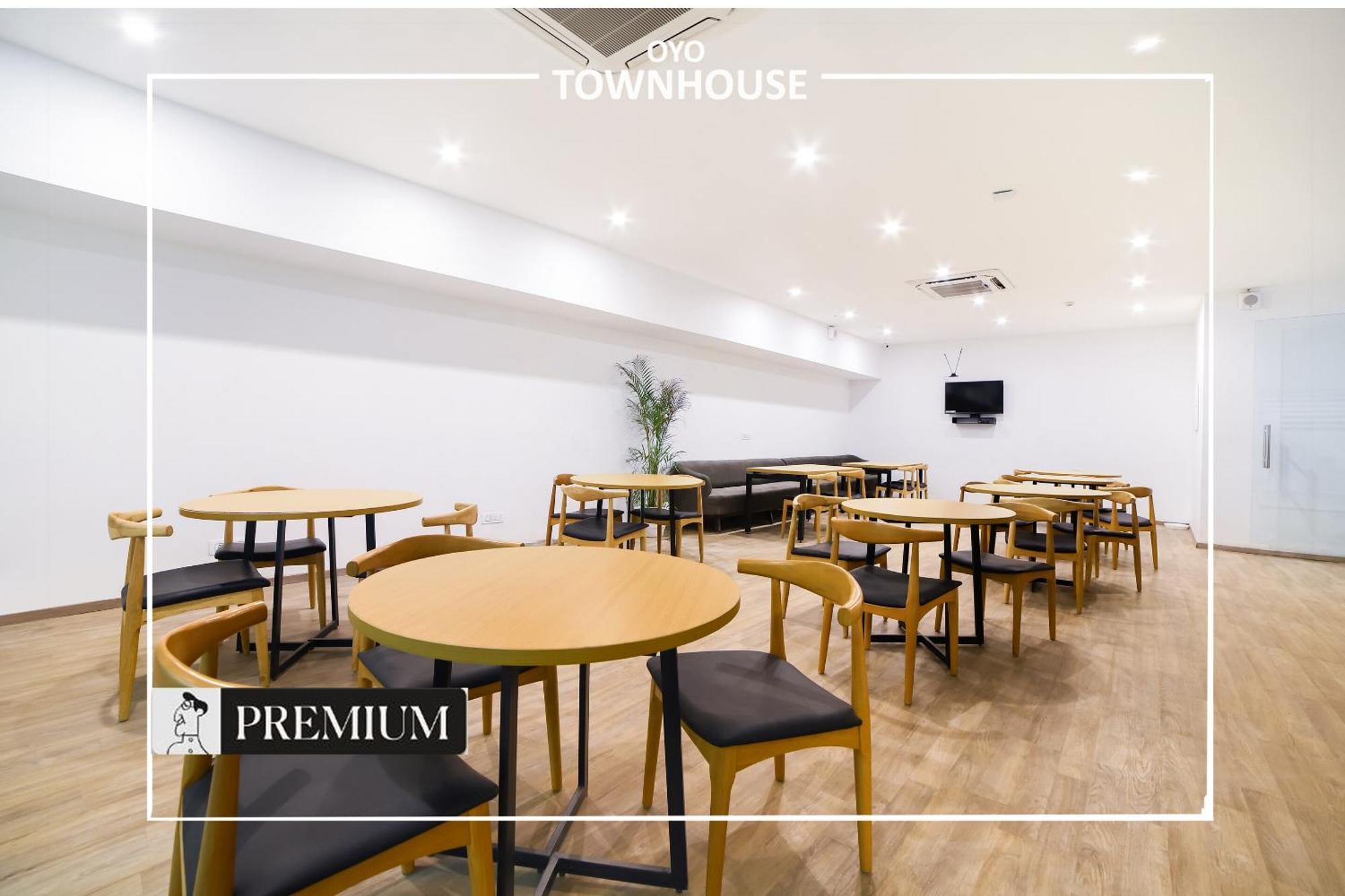 Oyo Townhouse 120 Shushant Lok Γκουργκάον Εξωτερικό φωτογραφία